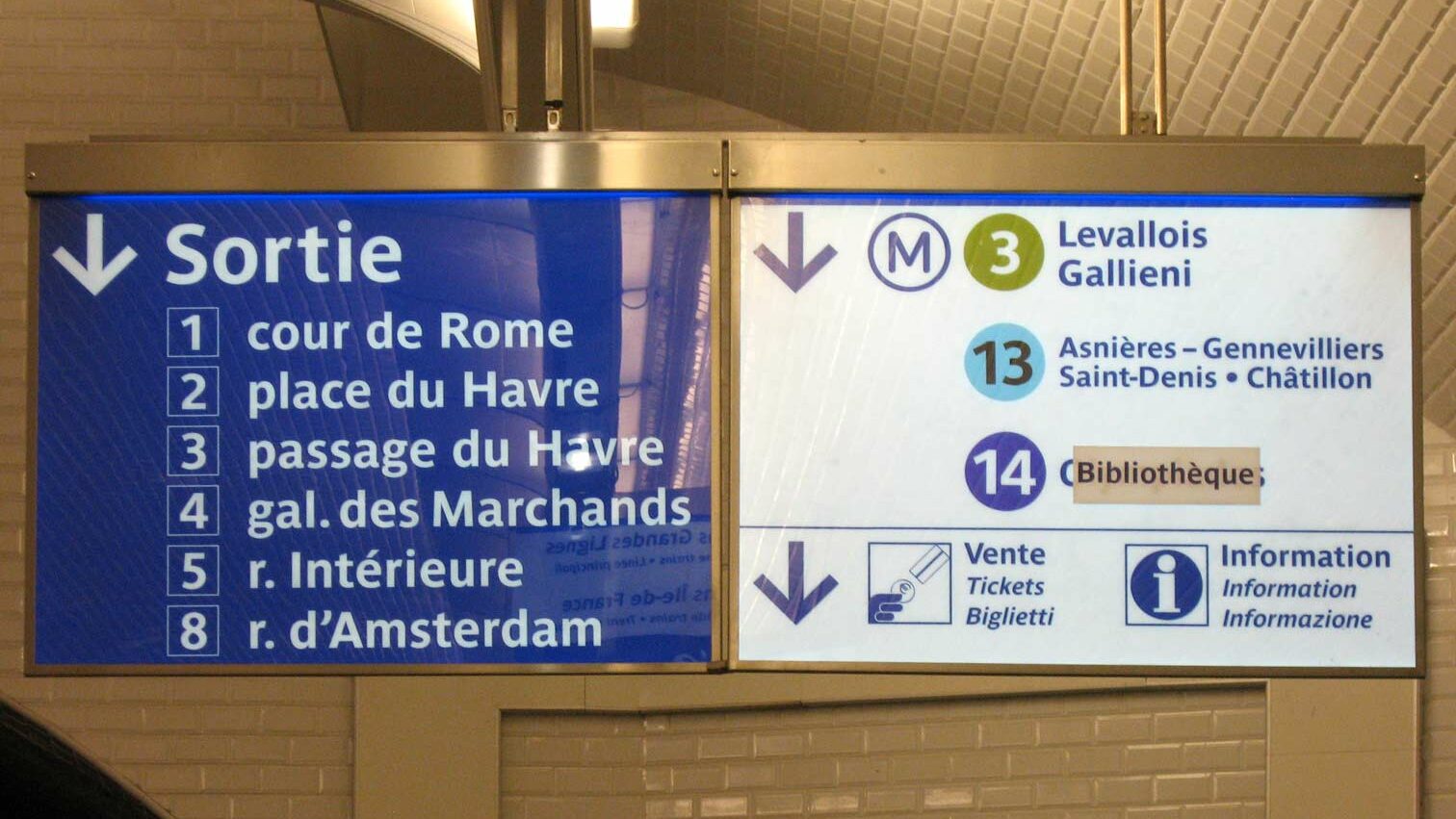 Paris metro signage