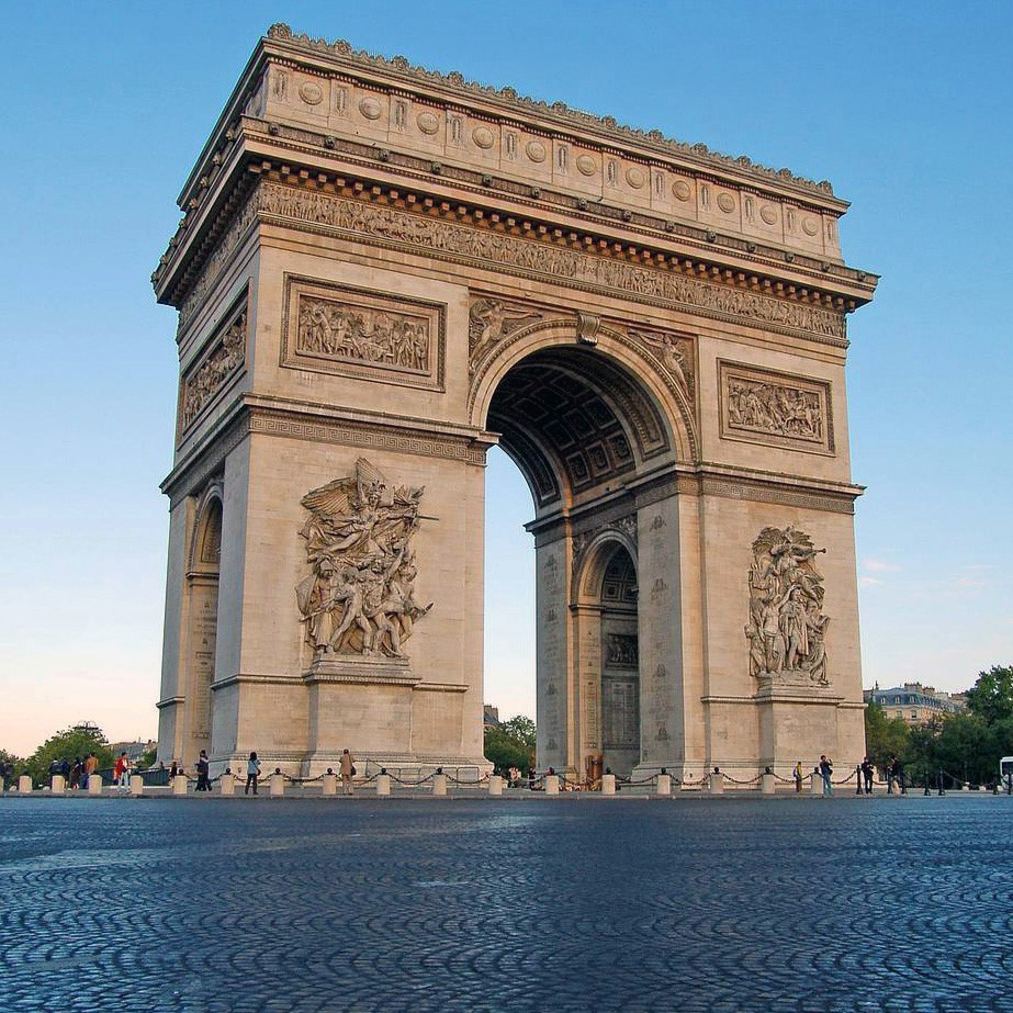 Arc de Triomphe carre