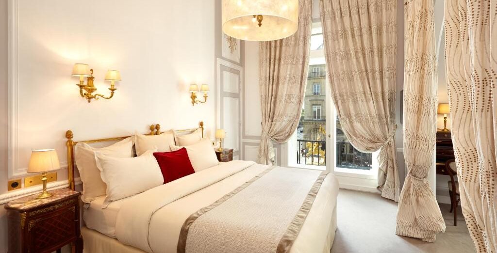 hotel regina louvre e1737382561802 1