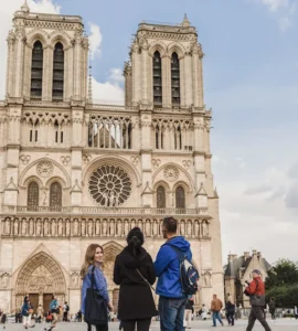 Les Frenchies Curated Tours 6 Walks Paris Heart of Paris 16x9 0005