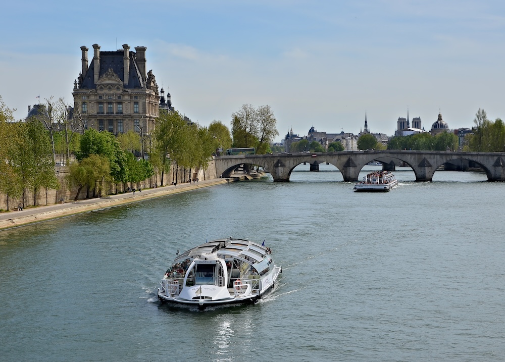 Batobus Paris: Hop-on Hop-off Riverboat