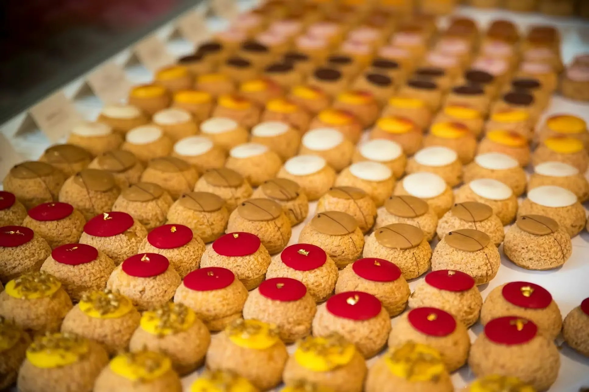 Paris: Montmartre Sweet Food Tour