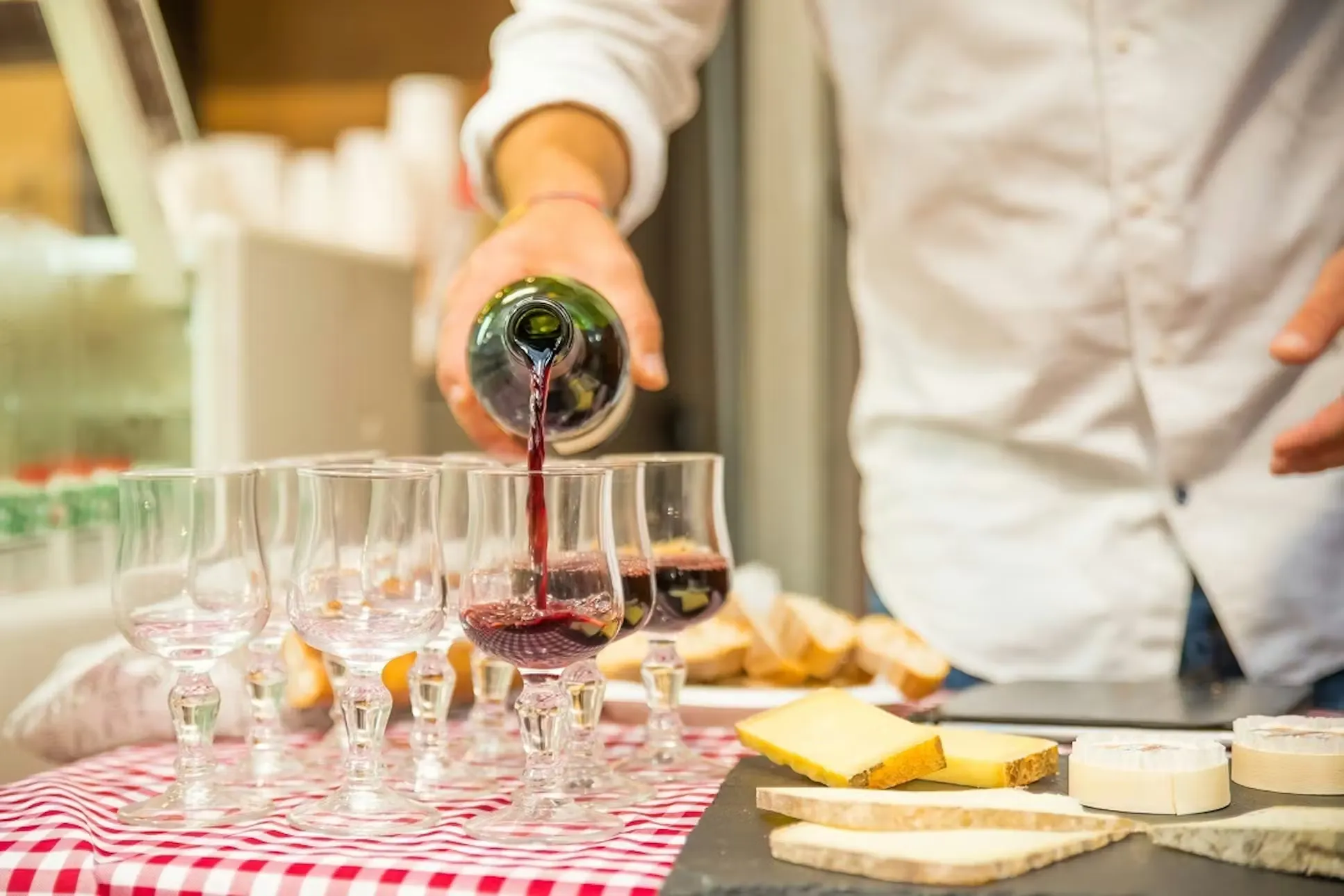 Montmartre Paris: French Bistrologie & Wine Tour