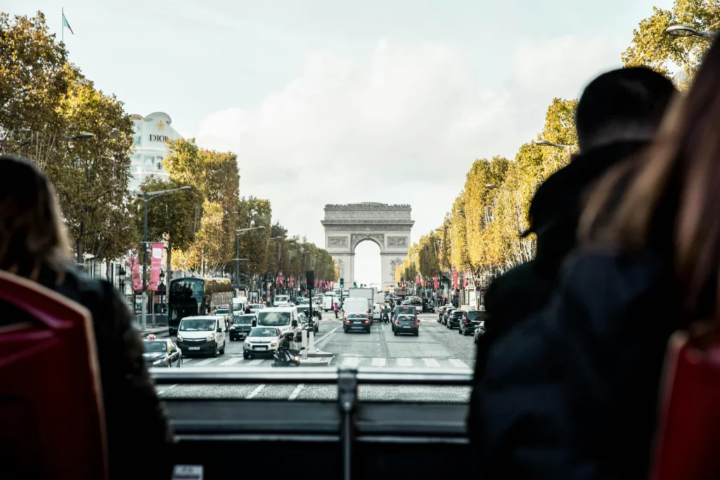 Paris to Versailles Transport Options: Train, Bus & Other Ways to Get There 3 Tour bus view Paris