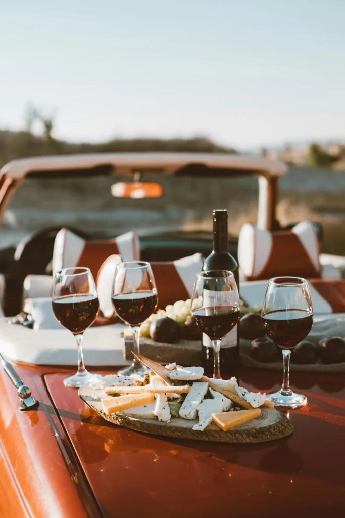 Wine Tasting in Paris — The Best Experiences for Every Taste 2 Wine and cheese