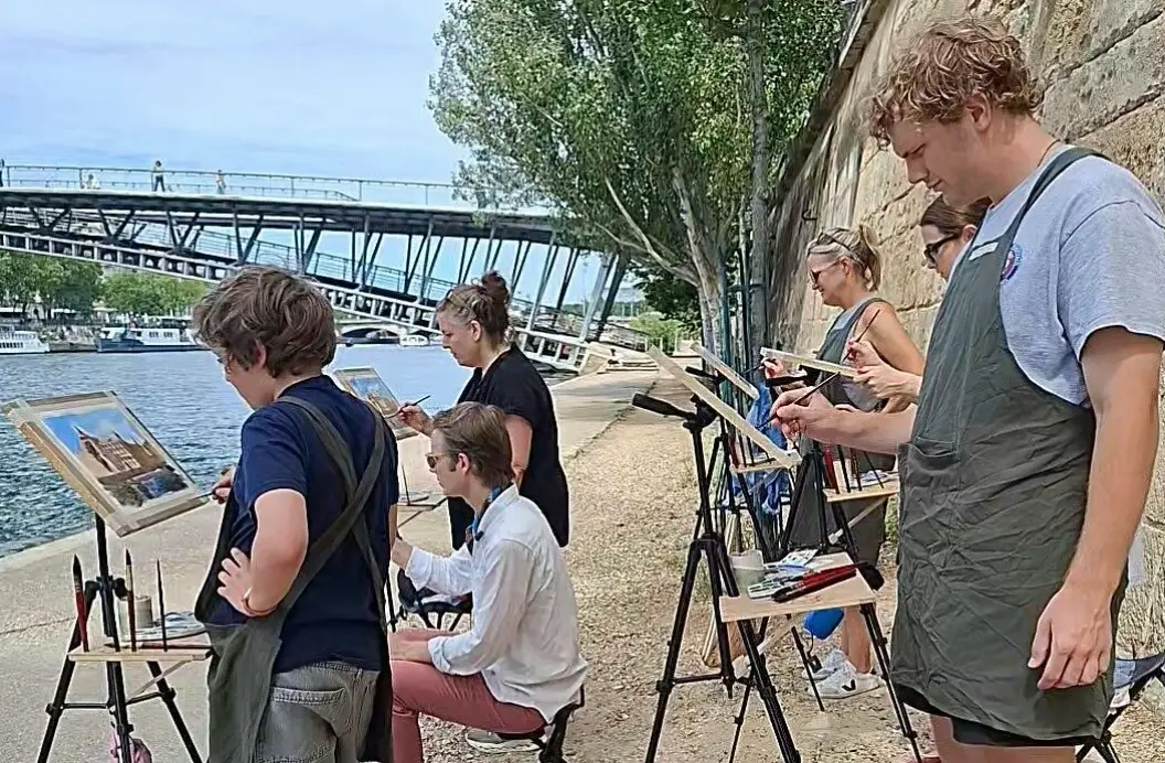 Paris in August: What to Do, Weather & Events 2 Outdoor watercolor workshop Paris